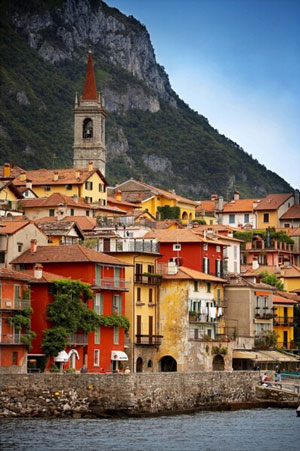 House and church in Varenna